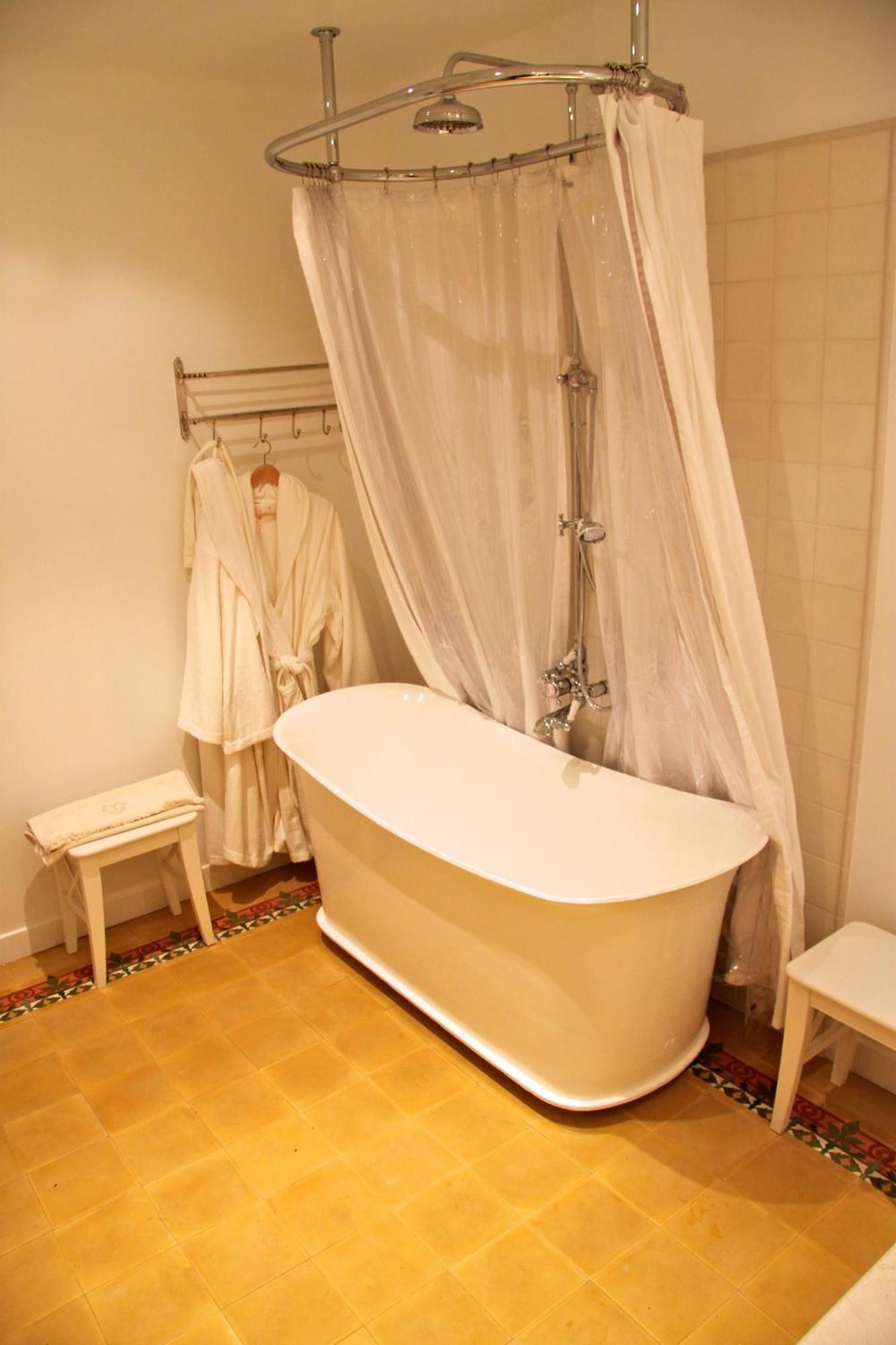 Chateau De Villette Poil Екстериор снимка